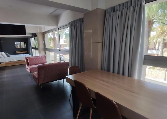 Summertime Signature Suites