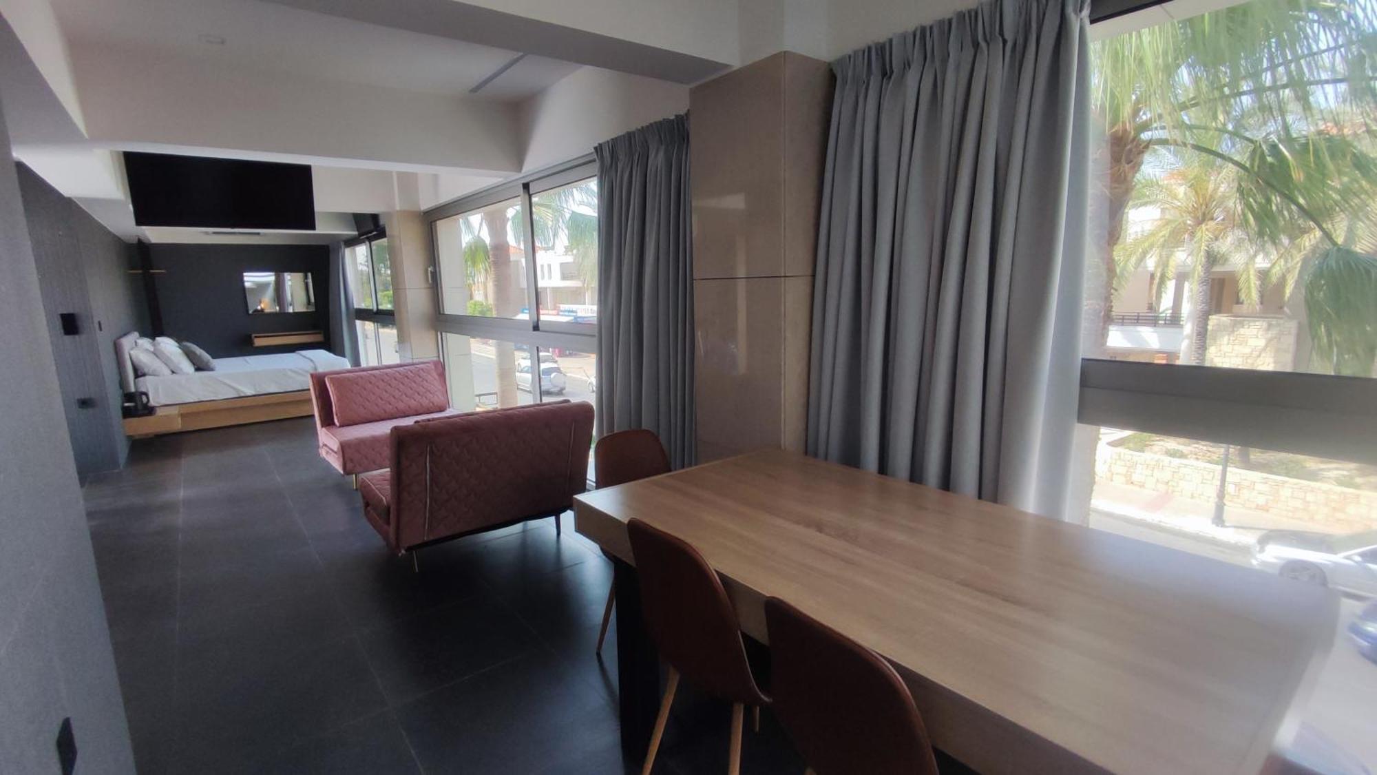 Summertime Signature Apartment